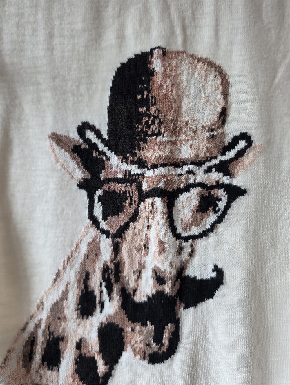 Mossimo Supply Co. Cream Crewneck Sweater with Giraffe Graphic